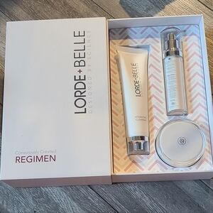 Lorde‎ + Belle Skincare Set